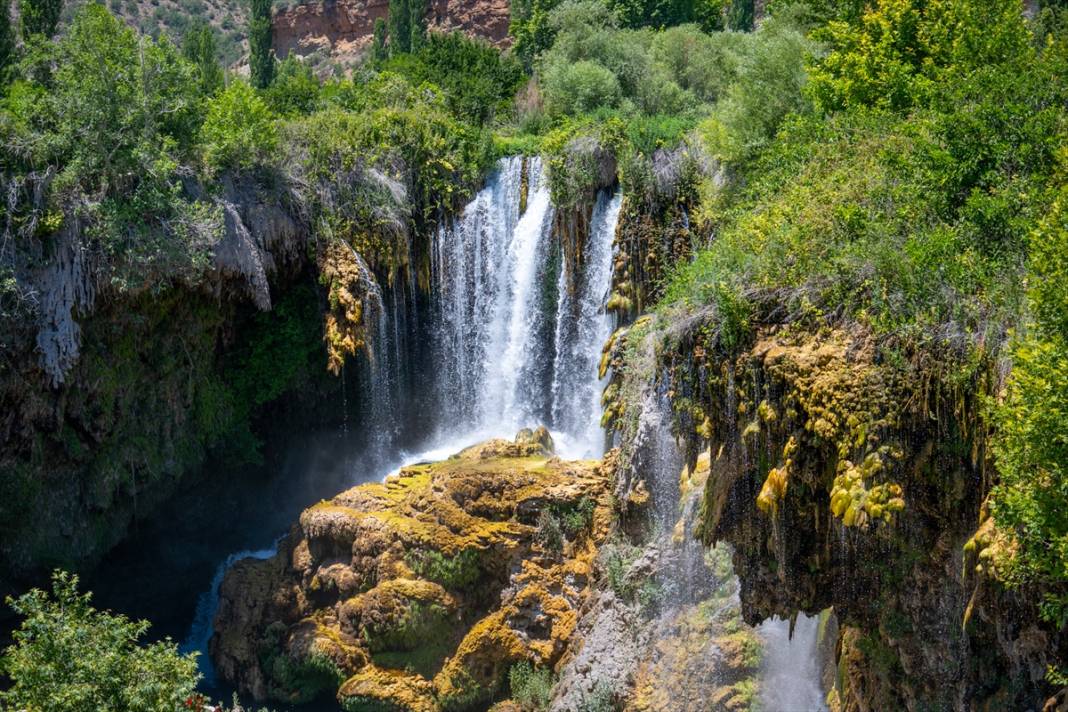 Yerköprü Şelalesi, Konya’da sıcaktan bunalanların mekanı oldu 6